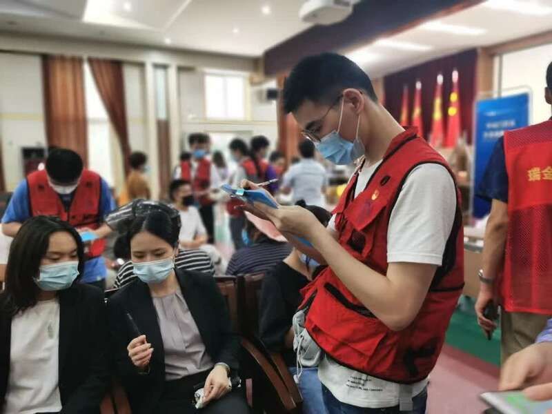 南京航空航天大学|南航学子连续48小时投身社区防疫志愿服务