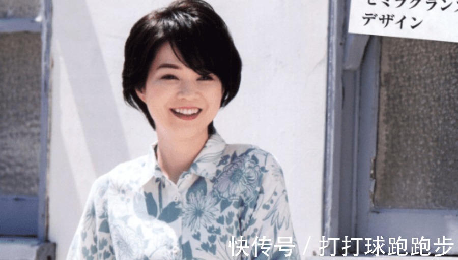 发型 45岁的女人,直发和卷发哪种更显年轻这六款发型时尚减龄又高级