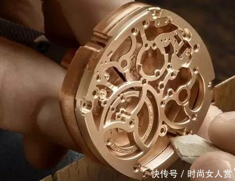 为什么说镂空表是一种透视艺术?