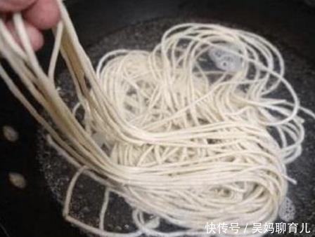 面条|煮面条，别水开下锅，难怪不香不筋道！教你方法，面条筋道不成坨