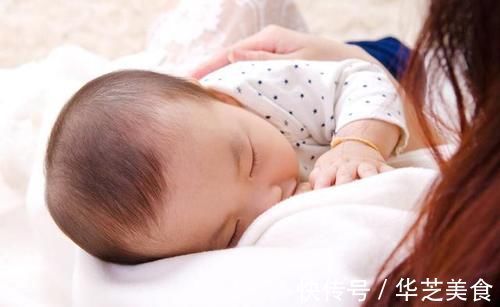 喂奶|宝宝吸母乳不吸完就睡，可是又没吃饱怎么办？