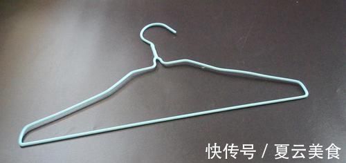 袜子|衣架上绑几根扎带, 放阳台上太实用了, 解决了困扰大家的一个难题