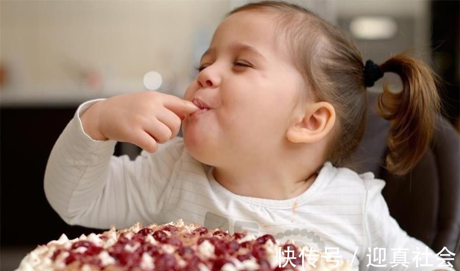 催熟|我们的孩子或正在被“催熟”,5种常见零食,宁可扔掉也别给娃吃