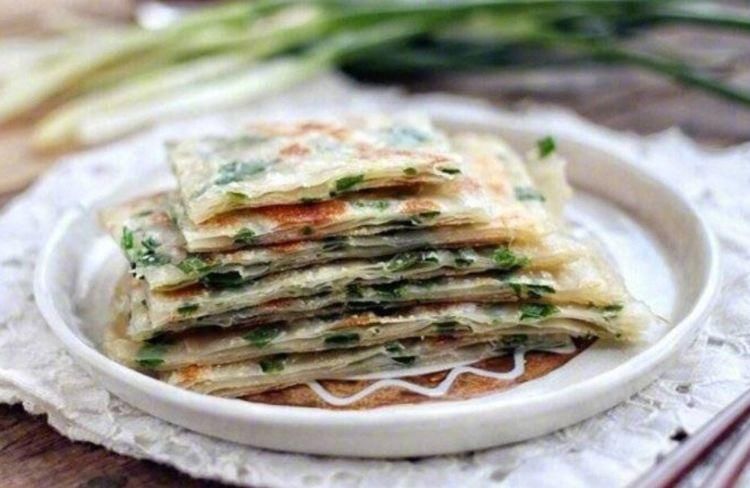 包饺子|饺子皮不仅能包饺子,还能做成葱油饼,方便又美味