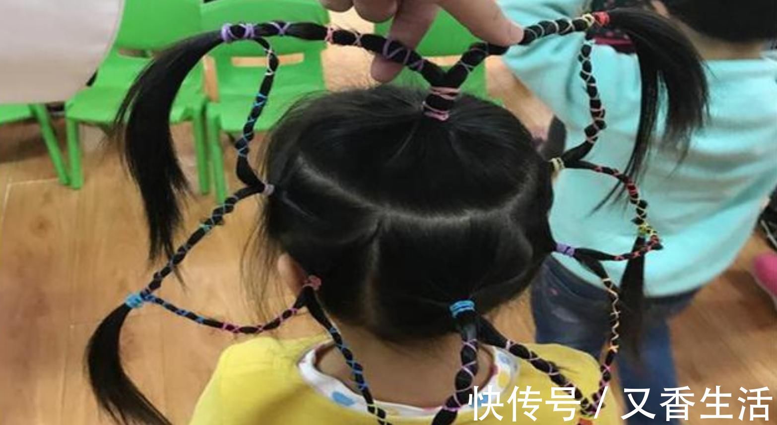辫子|幼儿园老师给娃花式编辫子,妈妈看后却不领情:想让我女儿秃吗