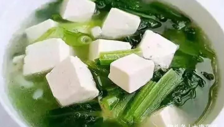 西红柿|蔬菜不是吃的越多越好！6种蔬菜不建议常吃，了解一下，别再吃错