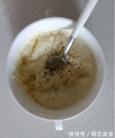 土豆|餐厅同款的芝士焗土豆泥，不用烤箱也可以做，奶香十足拉丝好吃