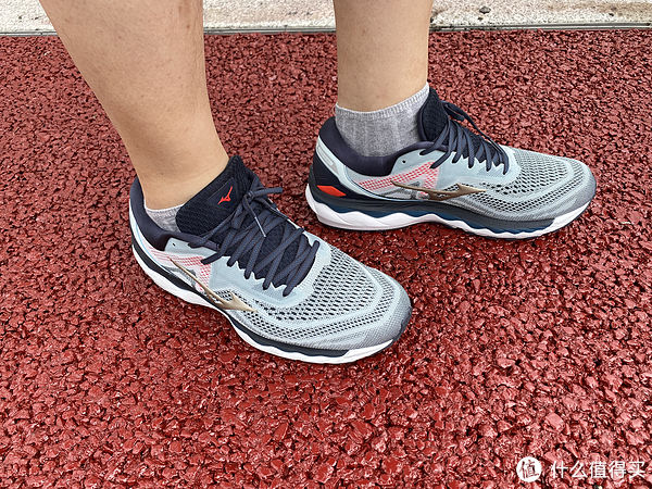 美津浓男士w优缺点明显的跑鞋——美津浓男士WAVE SKY 4缓震慢跑鞋