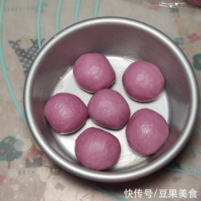 #安佳一口“新”年味# 送你一朵小花面包，可可爱爱很好吃哟