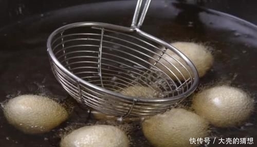 麻团|想吃麻团不用买，1碗糯米粉就能做，个个金黄酥脆，好吃停不下来