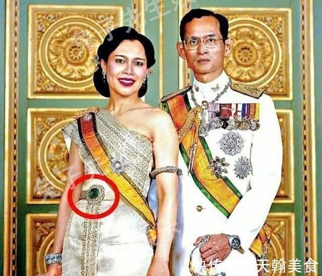 哇集拉隆功&诗丽吉的传家宝石真大,来自于先皇的遗物,至今都不舍得给苏提达