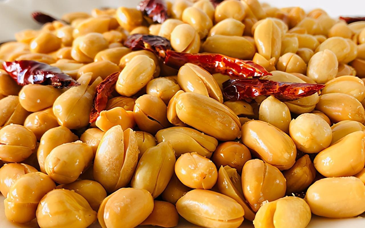 教你自制酒鬼花生，3块钱一大盘，嘎嘣脆，营养实惠，还可当零食