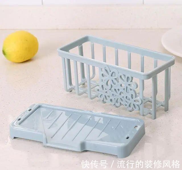 柜子|邻居家卫生间要火了!马桶离地10公分,下方加两根杆子,收纳满分