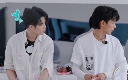 黄晓明|周也和男嘉宾热聊，却对姚安娜冷若冰霜，导演只好用字幕缓和气氛