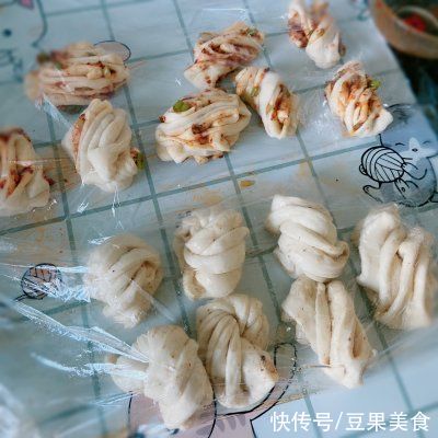滋阴|酱排骨焖花卷的花式做法，你会了吗？