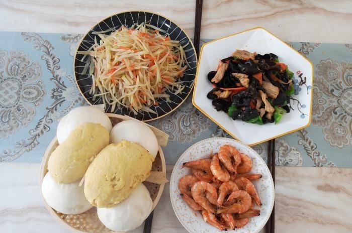 自我隔离的第10天，不能出门，没有蔬菜，我的午餐，网友点赞