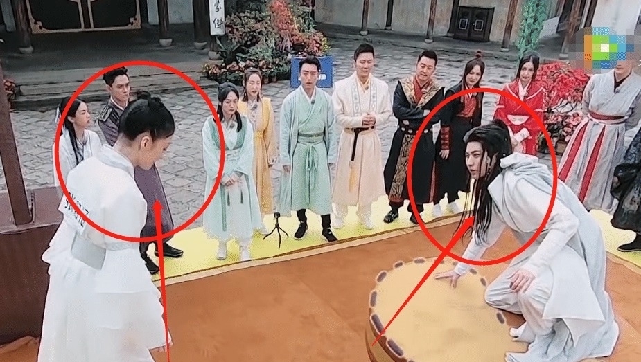 绅士 蔡徐坤起跳被调侃社会摇,一把接过张韶涵,他的绅士手却太圈粉了