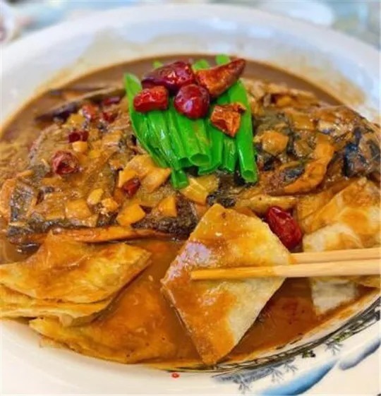 冷锅鱼|吃遍大连-看看!鱼头吃出这么多花样.......专治你刁钻的胃~