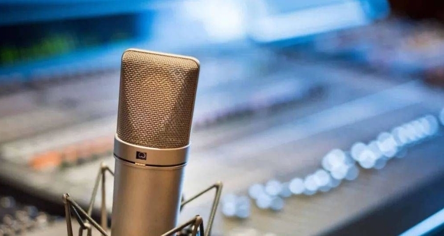 木兰舟&她是首位博士级歌唱家,曾12次登上春晚舞台,如今42岁风采依旧