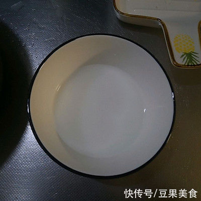 这道腐竹木耳炒火腿，汤汁都要舔干净