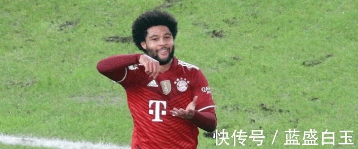 梅西|进球机器莱万,蝉联都体“金球奖”,创2大纪录!