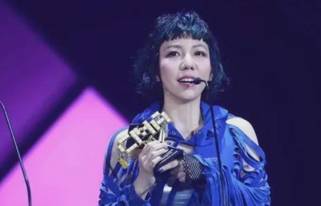 中国好声音2021|有种“整容”叫卸妆后的吴莫愁,看到她的照片,网友:像换了个人