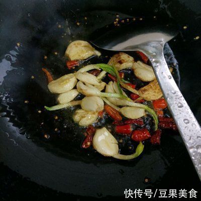  回锅扣肉好吃下饭的小秘诀，快快学起来