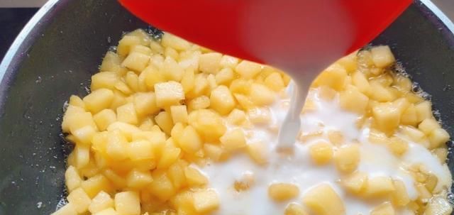 苹果派|宅在家里做一个香甜苹果派,简单又好吃,开启苹果新吃法