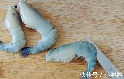 饭店|油焖大虾的家常做法，不用油炸，鲜香入味，在家做出饭店的味道