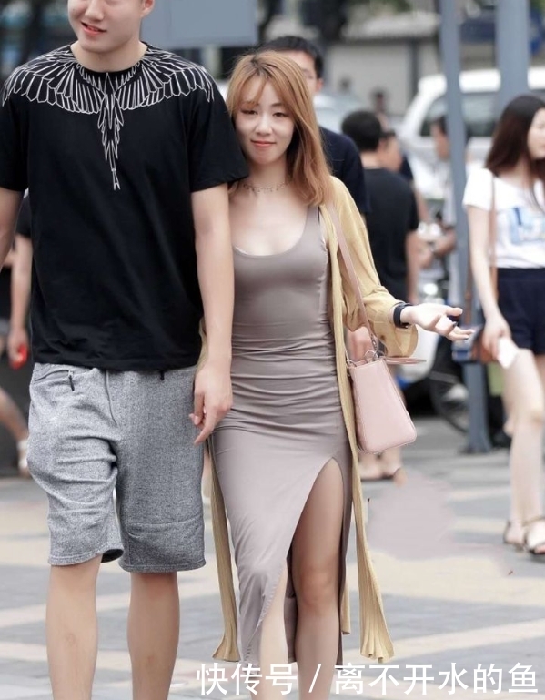 时尚|楚楚动人的打底裤美女,配个时尚的帽子,显青春迷人的女神魅力