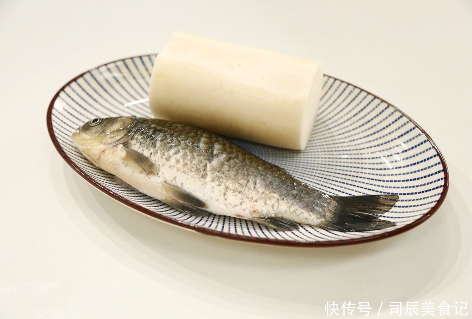 浓白|鲫鱼汤怎么做又浓又白、又鲜又不腥小妙招!十几分钟做浓白鲜汤