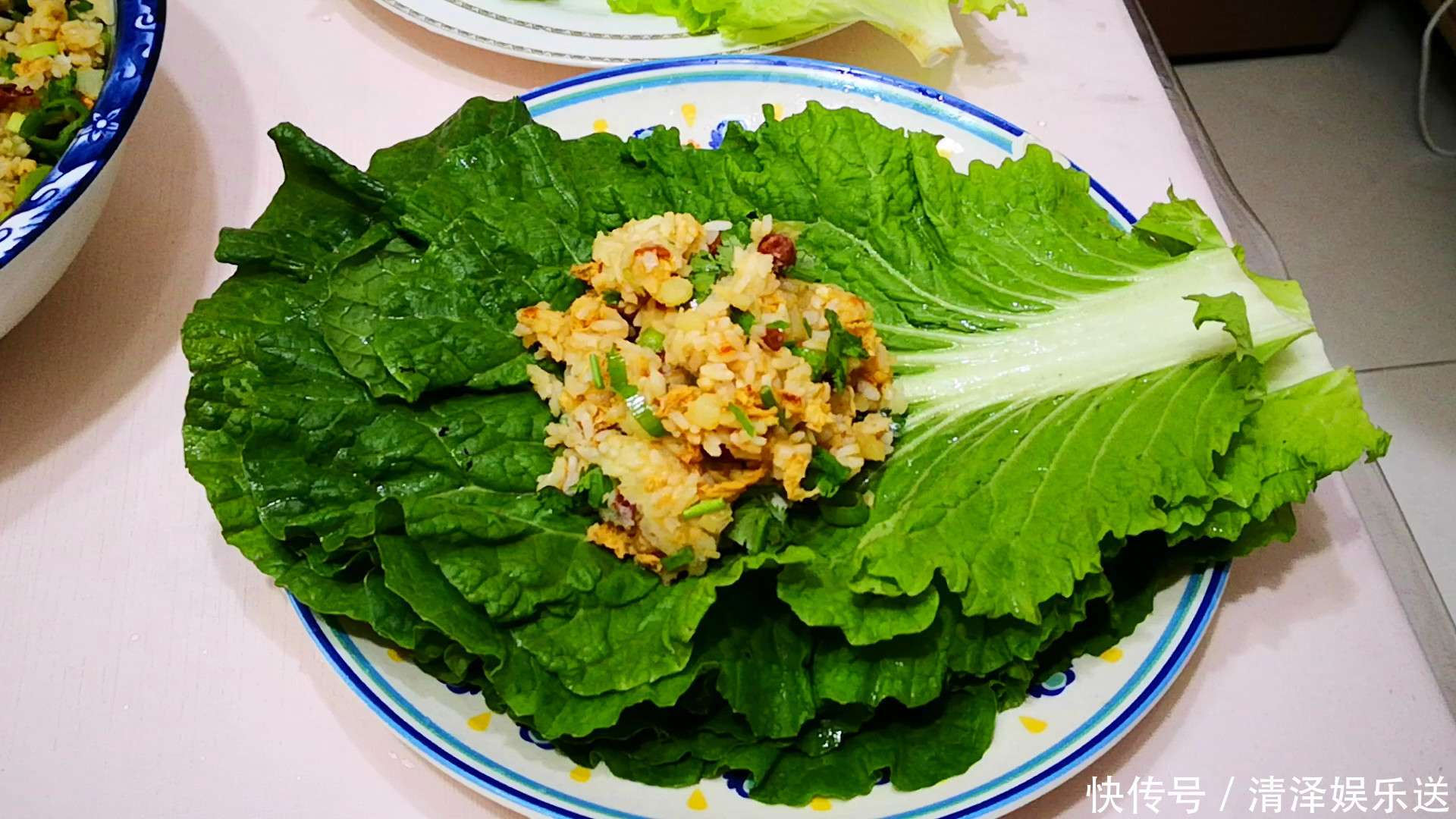  特色|吃剩的米饭别再做蛋炒饭，教你农村特色吃法，一顿3个不够吃，香