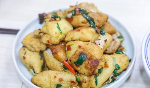 舅舅一家来做客,妈妈做了10道菜招待,大伙吃了都说好