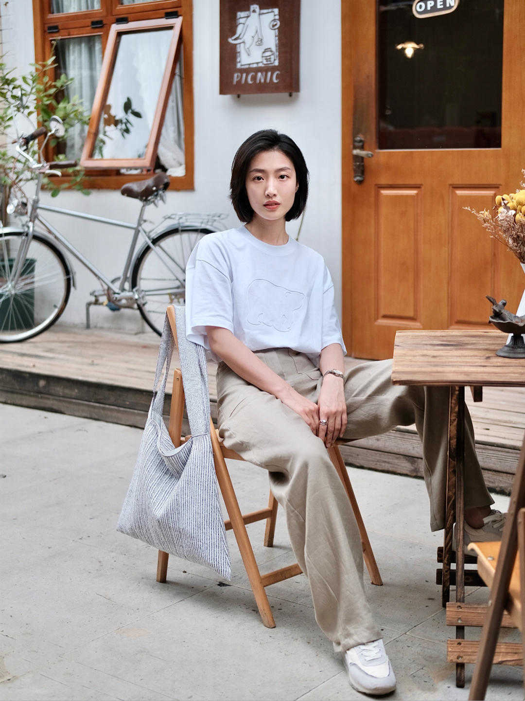 搭配|穿T恤记住这几点，不平凡的女孩也能穿出高级感，优雅大方