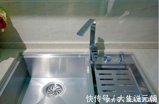 石英石|越来越多人厨房不装不锈钢水槽了,如今回家都装这种,太聪明了