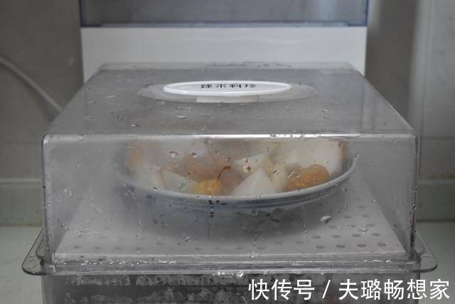剁椒蒸芋头|秋天,遇到这食材必买3斤,便宜又营养,蒸一蒸清爽健康又好吃