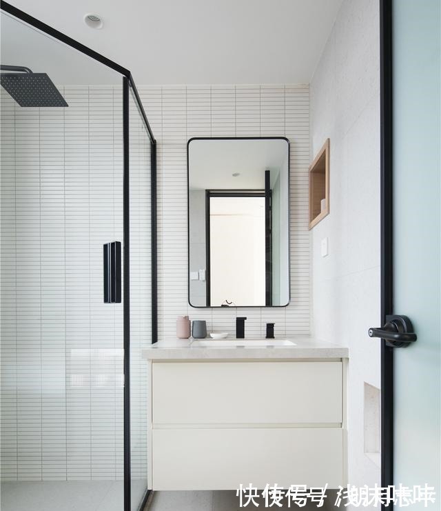 开放格|一家四口110㎡,入户花园改成榻榻米,全屋打满收纳柜,很实用!