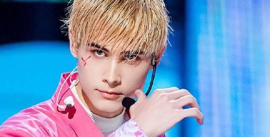 韩佩泉：再划水就搞你！利路修心情狂喜，表情骗不了人