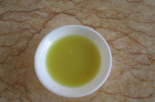 用姜汁擦背，竟有意想不到的功效，4个厨房里的宝贝，你会用几个
