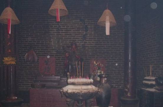 坏人&无家可归的古代人到了晚上时,为何宁宿荒坟,也不愿住进古庙