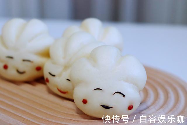 蒸制|80岁奶奶教我:馒头要想松软白胖又光滑,这2点很重要,涨知识