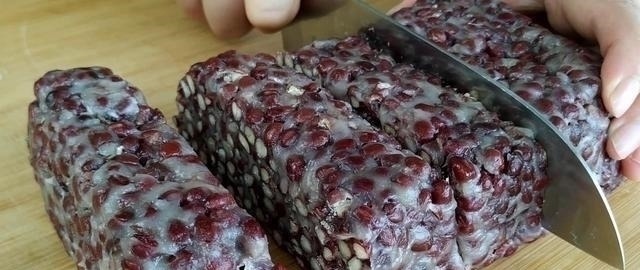 想吃红豆糯米糕不用出去买了，教你简单做法，软糯香甜，越嚼越香