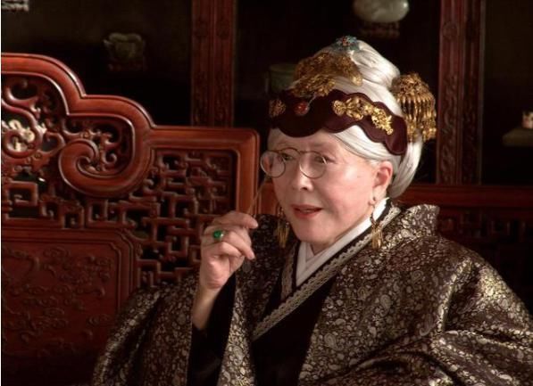 红楼梦林家和贾家的差距有多大几件大毛衣服露出冰山一角