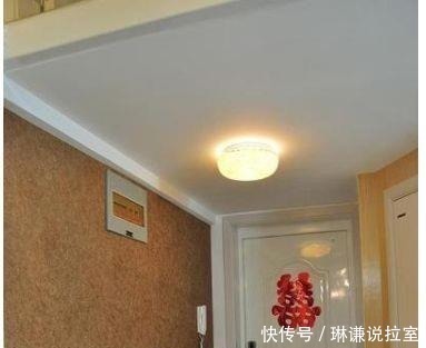 背景墙|老公硬要在家里做个“玻璃栈道”,朋友来参观都大呼不敢走!