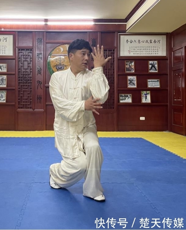 ¼¦²½Ò¡ÉÁ°Ñ|¶¬¼¾ÑøÉúÕýµ±Ê± ÕÅÊØÖÓ½ÌÁ·½ÌÄãÓÃÎäÊõÇýº®Ç¿Éí