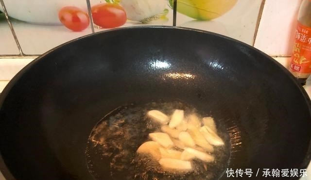 鳝丝量少就加上它一起炒,不仅能以假乱真充充数还荤素搭配两全了