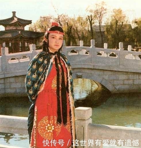 贾宝玉|刘姥姥睡了贾宝玉的床,酒屁臭气熏了整间屋子,作者为何这么写?