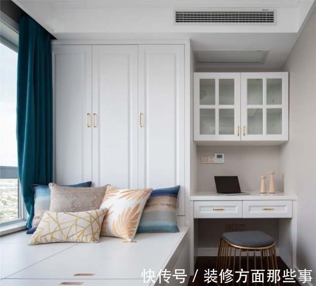 客餐厅|142平欧式风三居室，各个居室映衬的柔和淡雅，独立且相融