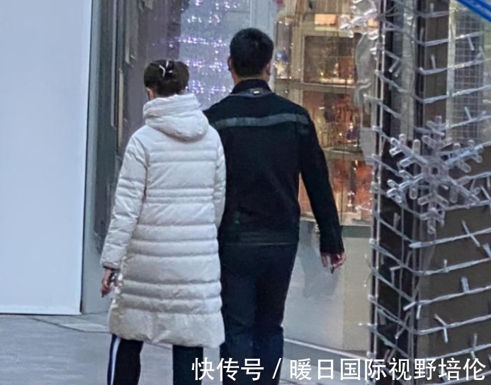 电视节|丁宁恋情曝光后首度亮相!气场强大,扎起马尾辫,更像大学生了