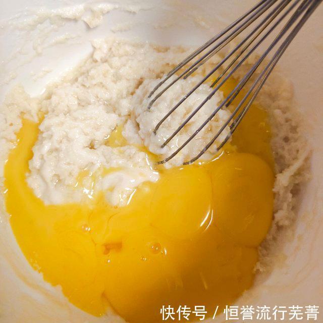 咸蛋|咸蛋黄戚风蛋糕,柔软可口,十分好吃